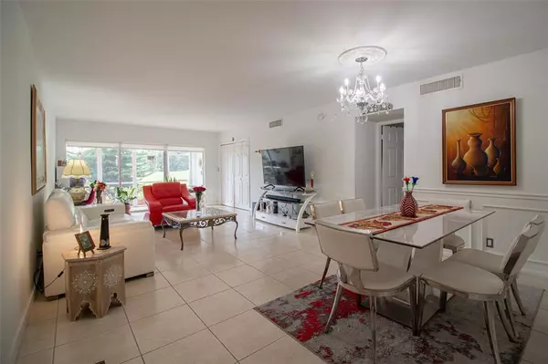 3150 N Palm Aire Dr #103, Pompano Beach, FL 33069