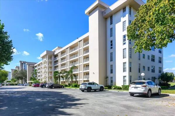 Pompano Beach, FL 33069,2651 S Course Dr #210