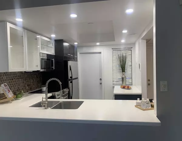 Pompano Beach, FL 33069,2801 N Palm Aire Dr #206