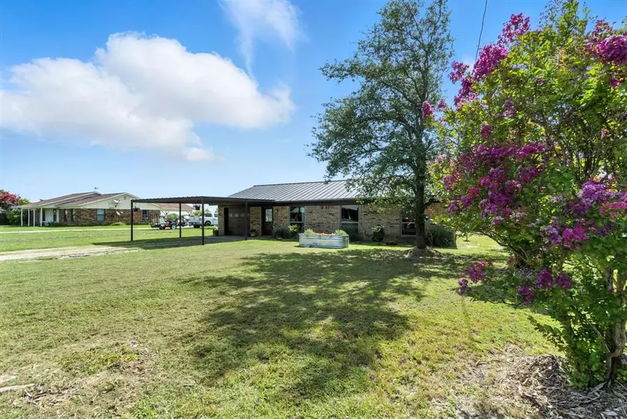 312 Green Acres Road, Weatherford, TX 76088