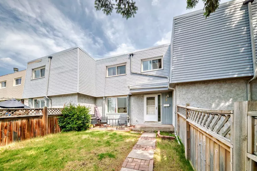 6408 4A ST NE #2, Calgary, AB T2K 5M9
