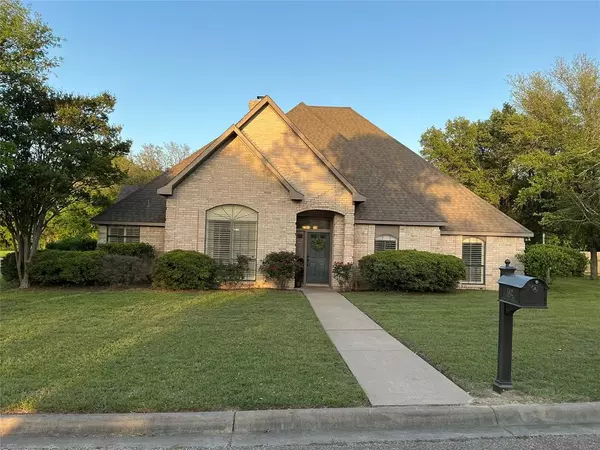 1302 Summit Drive, Mexia, TX 76667