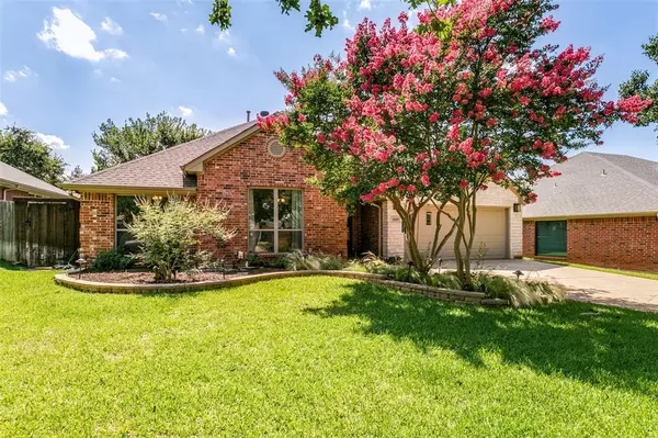 Grapevine, TX 76051,4320 Country Lane