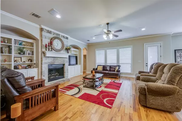Saginaw, TX 76179,944 Virginia Lane