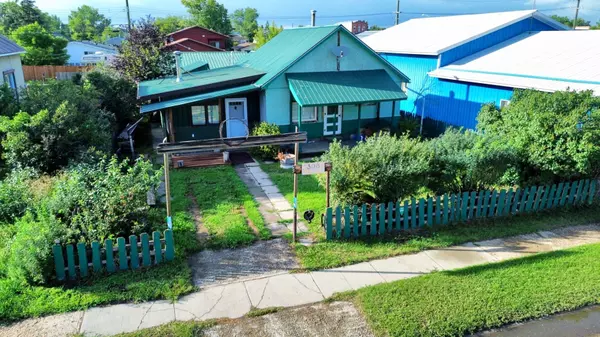 306 Railway AVE W, Hanna, AB T0J 1P0
