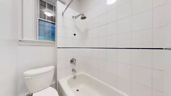 Toronto C08, ON M4Y 1M4,135 Earl PL #11