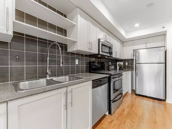 Toronto E01, ON M4M 1P9,817 Dundas ST E #5