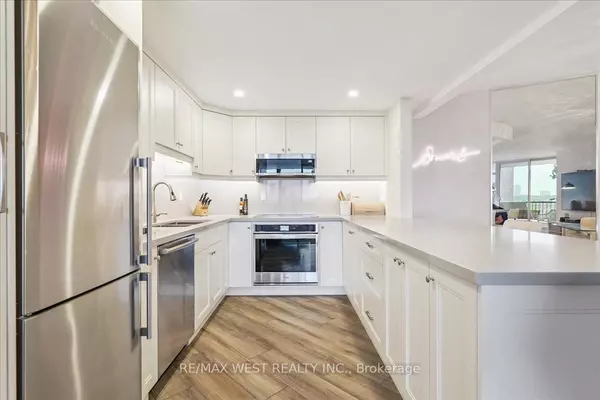 Markham, ON L3T 4S3,7811 Yonge ST #1008