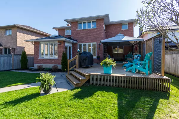 Belleville, ON K8P 5E5,4 Queensboro CT