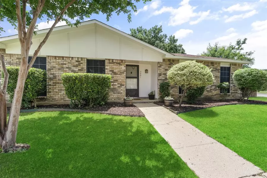 5001 Wheeler Circle, The Colony, TX 75056