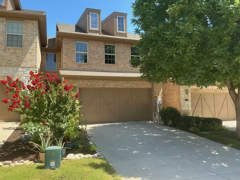 379 Teague Drive, Lewisville, TX 75067