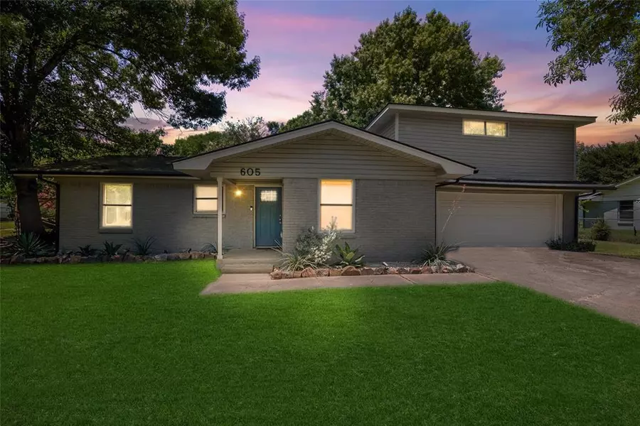 605 Loma Alta Street, Ennis, TX 75119