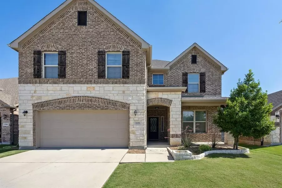 1709 Meadow Trail Lane, Aubrey, TX 76227