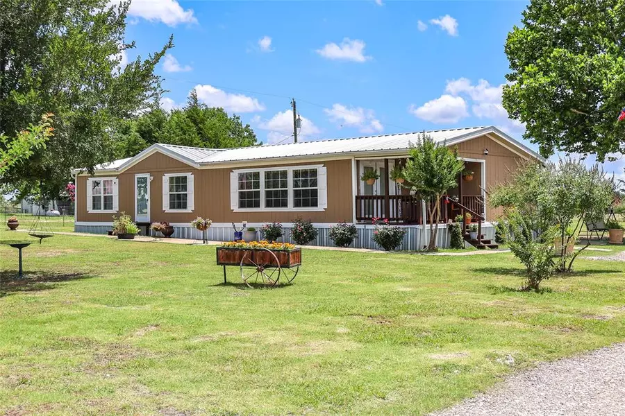 490 N Greenville Road, Nevada, TX 75173