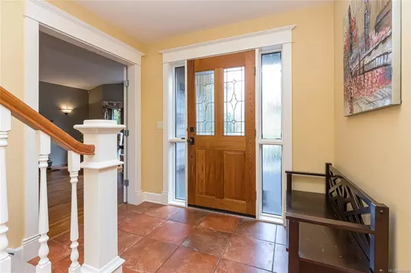 Saanich, BC V8Y 1V9,4971 Highgate Rd