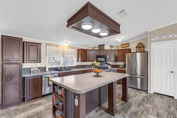 220 Sunset Acres Court, Granbury, TX 76048