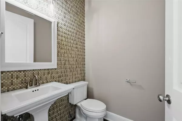 Fort Worth, TX 76107,1716 Ashland Avenue