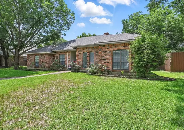 Desoto, TX 75115,732 Heather Knoll Drive