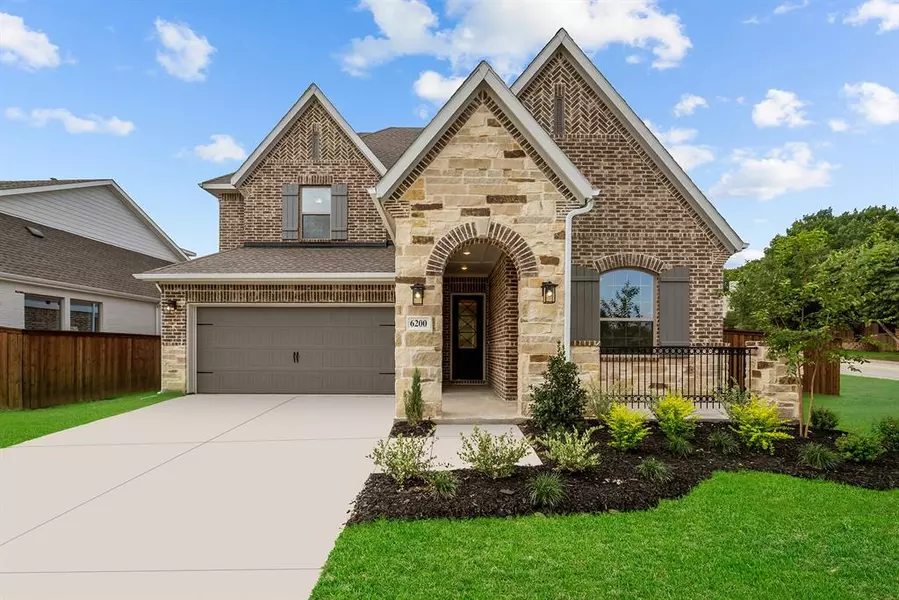6200 Beacon Hill Way, Fort Worth, TX 76112