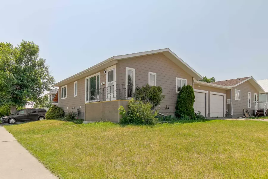 207 1 ST W, Cardston, AB T0K 0K0
