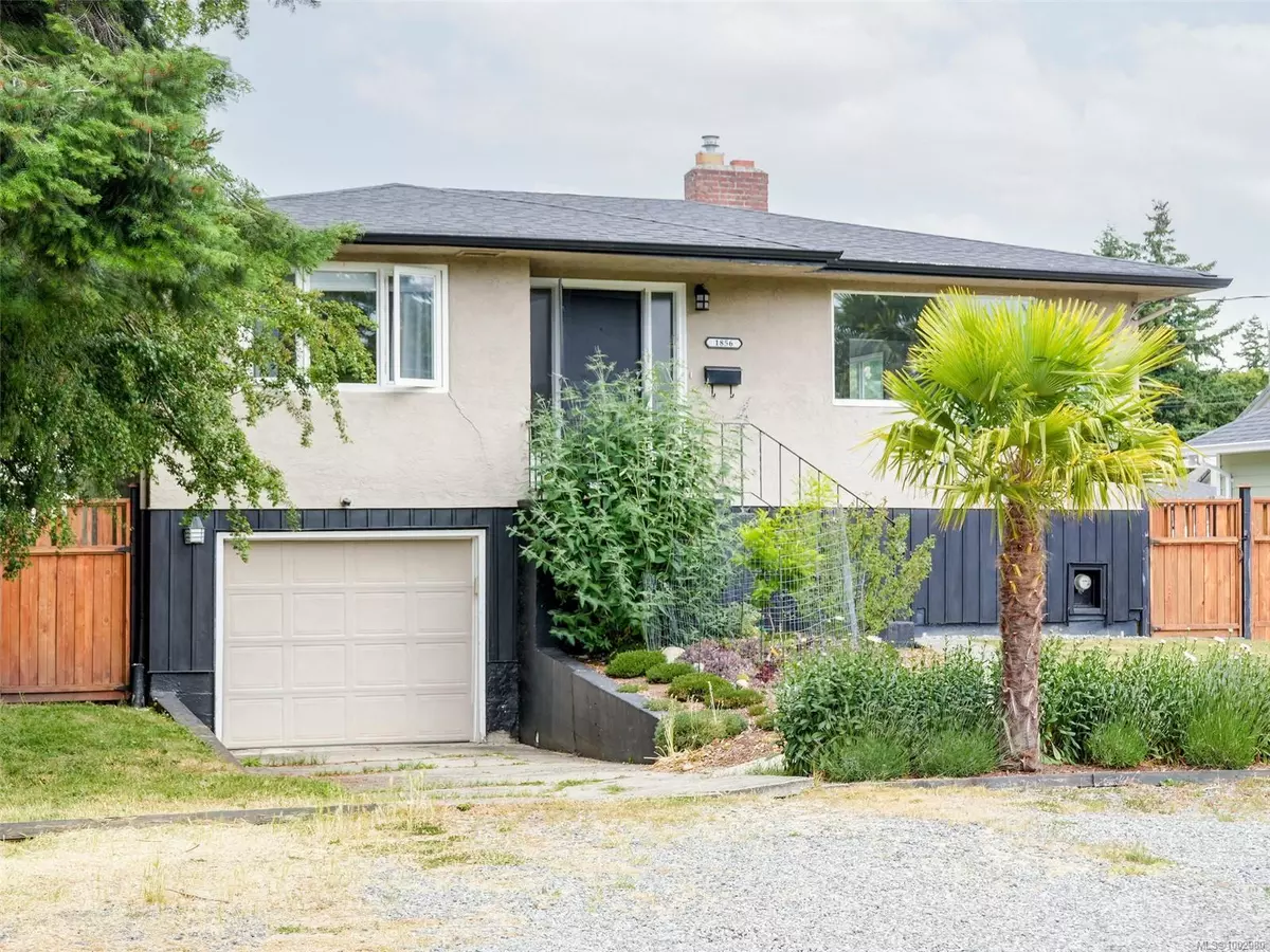 Saanich, BC V8R 3C7,1856 Neil St