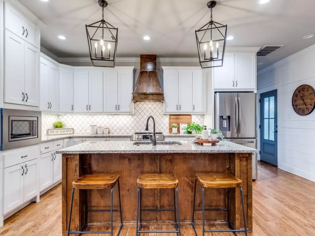 Whitewright, TX 75491,714 Dixie Lane