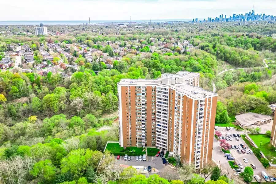 Toronto C11, ON M3C 2Y6,60 Pavane Linkway N/A #1914