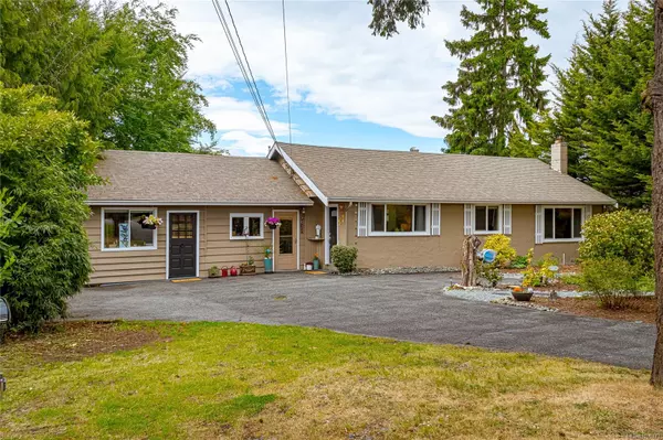7032 West Saanich Rd, Central Saanich, BC V8M 1G8
