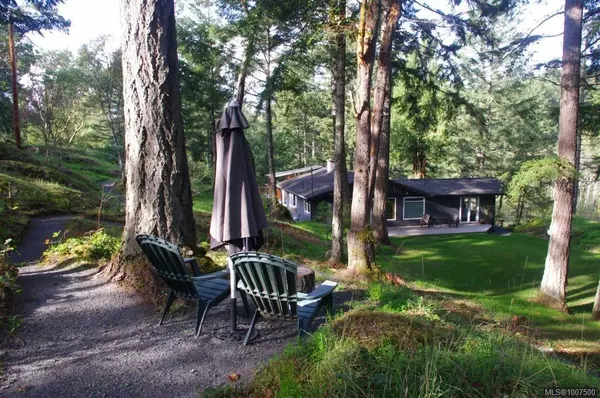 665 Latoria Rd, Colwood, BC V9C 3A3