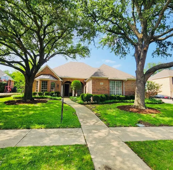 824 Parkwood Court, Mckinney, TX 75072