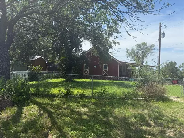 2810 N Mountain View Road, Granbury, TX 76048