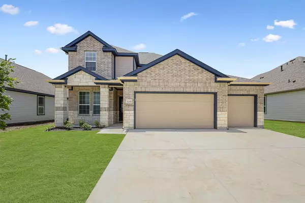 9240 Kansas Pacific Drive, Fort Worth, TX 76036