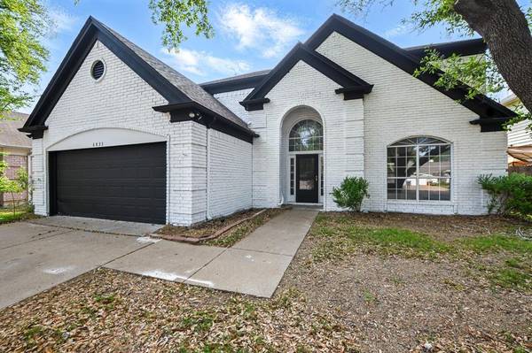 6833 Lyndale Drive, Watauga, TX 76148