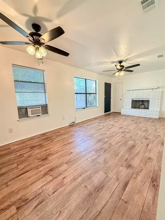 Denton, TX 76207,300 Gardenview Street