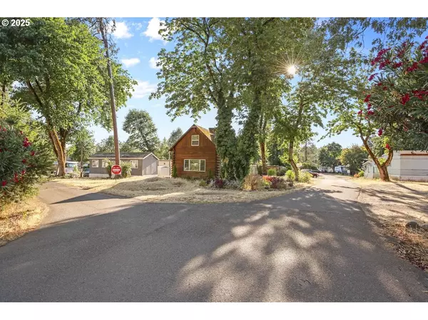 20727 HIGHWAY 62, Shady Cove, OR 97539