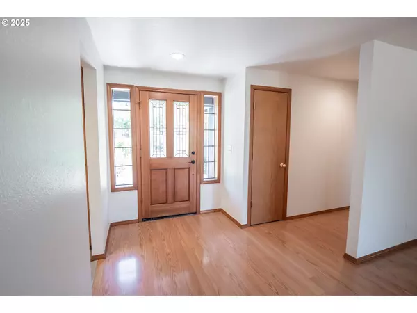 Springfield, OR 97478,6894 C ST