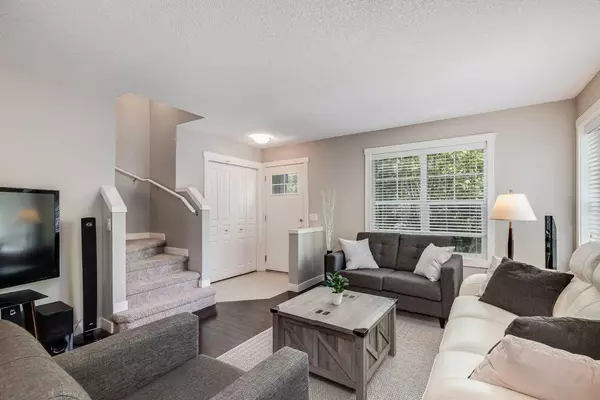 Calgary, AB T2Z1E1,1118 Mckenzie Towne ROW SE
