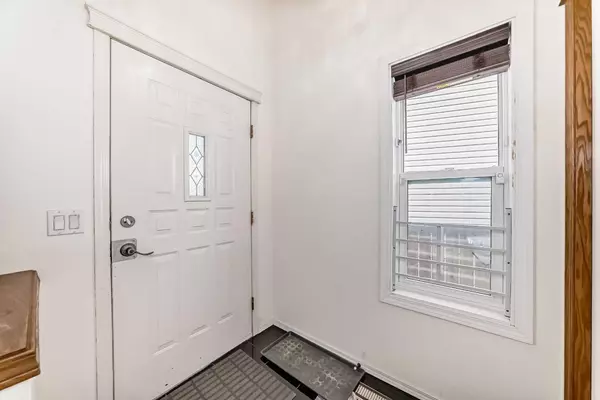 Calgary, AB T3J4J4,231 Saddlemead RD NE