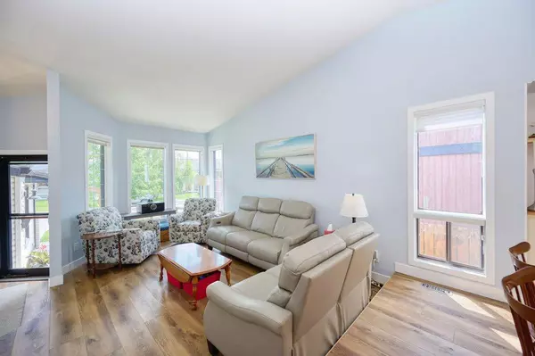 Calgary, AB T2Y 1H5,23 Shawcliffe PL SW