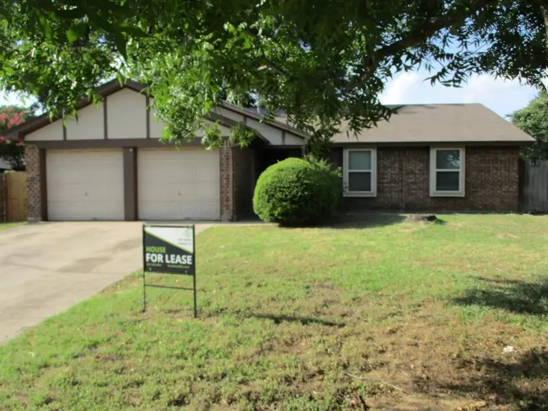 912 Shell Court, Bedford, TX 76022