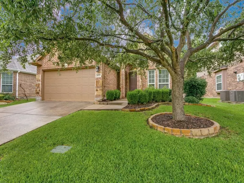 877 Witherby Lane, Lewisville, TX 75067