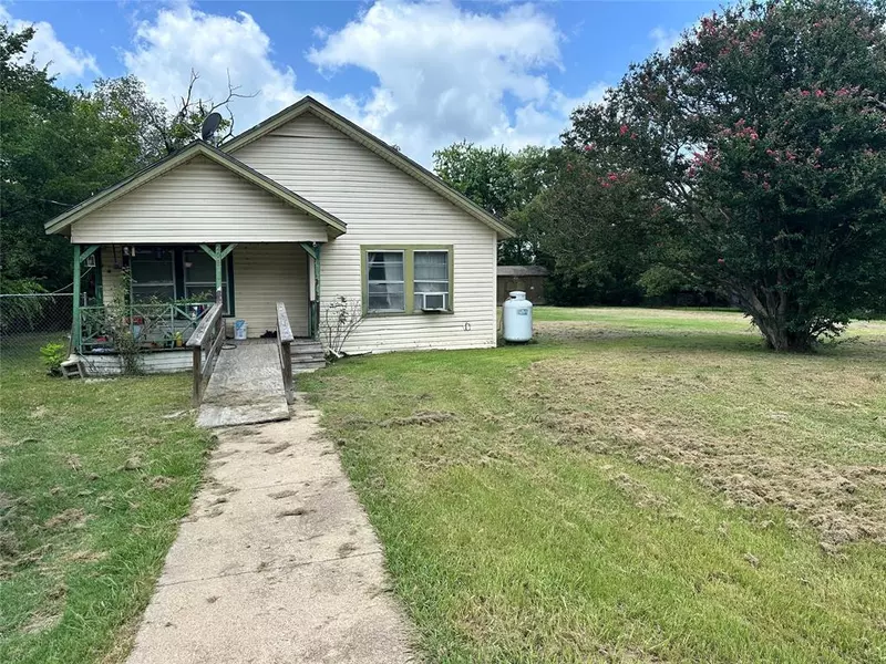 208 Charlie Drive, West Tawakoni, TX 75474