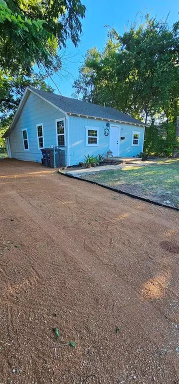 Fort Worth, TX 76115,1321 W Hammond Street