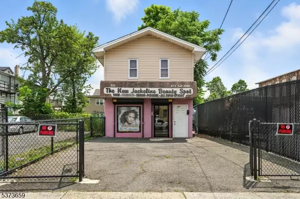 521 E 18th St, Paterson City, NJ 07514