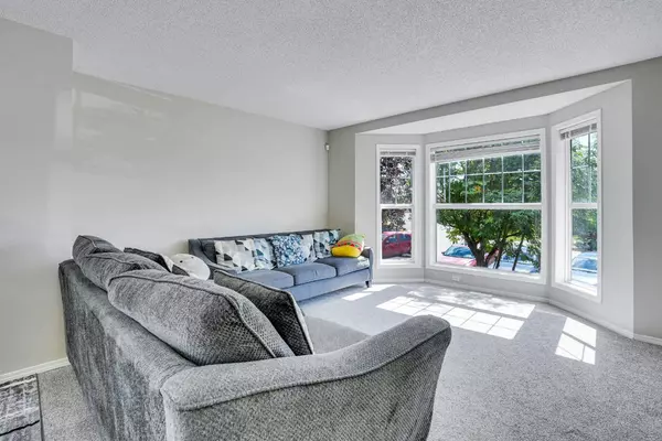 Calgary, AB T3J4S3,149 Taravista ST NE