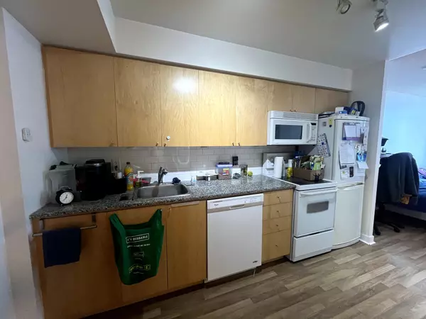 Toronto C01, ON M6K 3R9,50 Lynn Williams ST #2113