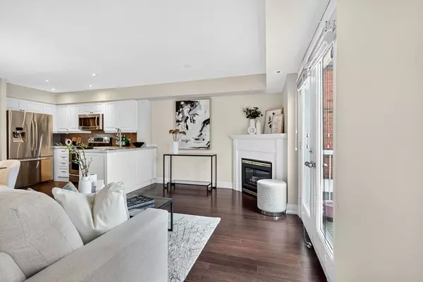 Toronto C01, ON M6J 3W7,12 Sudbury ST #411