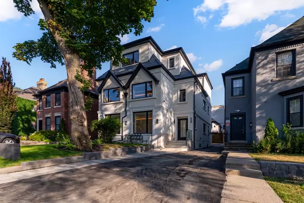 23 Coulson AVE #The Monaco, Toronto C03, ON M4V 1Y3