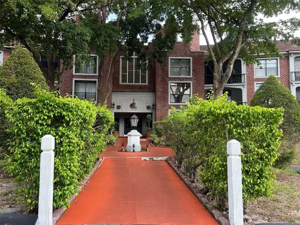 Lauderhill, FL 33319,3760 Inverrary Dr #3G