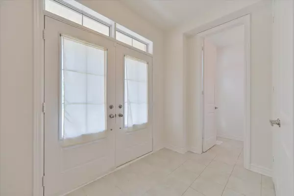Innisfil, ON L9S 0N5,1021 Barton WAY